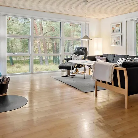 Holiday home Fyrrebakken Spidsegard